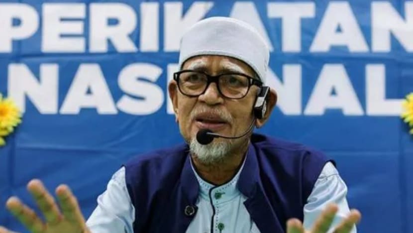 Presiden PAS Abdul Hadi Awang selesai beri keterangan, tidak elak daripada disoal siasat