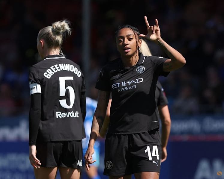 Manchester City shocked by Brighton in Women's Super League title race