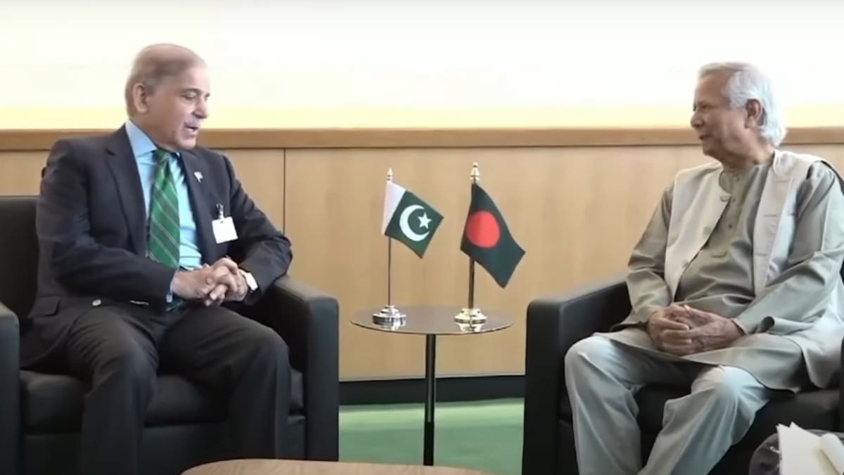 Bangladesh marks independence anniversary as long-strained ties with Pakistan improve Bangladesh marks independence anniversary as long-strained ties with Pakistan improve