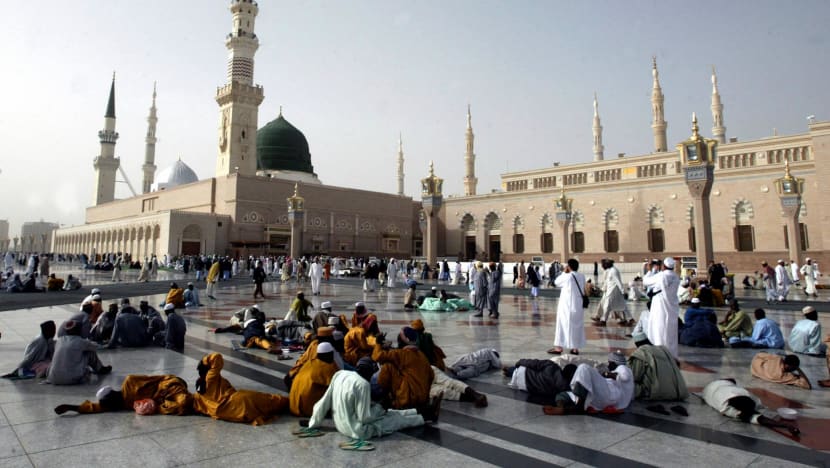 Kementerian Kesihatan Saudi lancar khidmat robot bijak bagi jemaah di Madinah Kementerian Kesihatan Saudi lancar khidmat robot bijak bagi jemaah di Madinah
