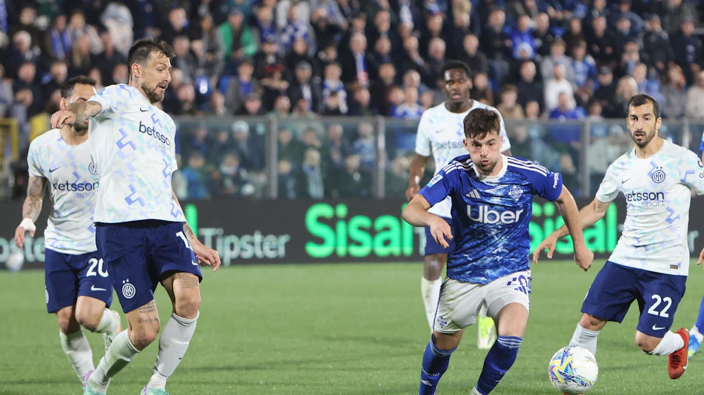 意甲：国际米兰4比3险胜科莫