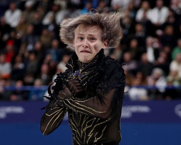 Figure skating-Former Olympians rally round Malinin after shattering defeat