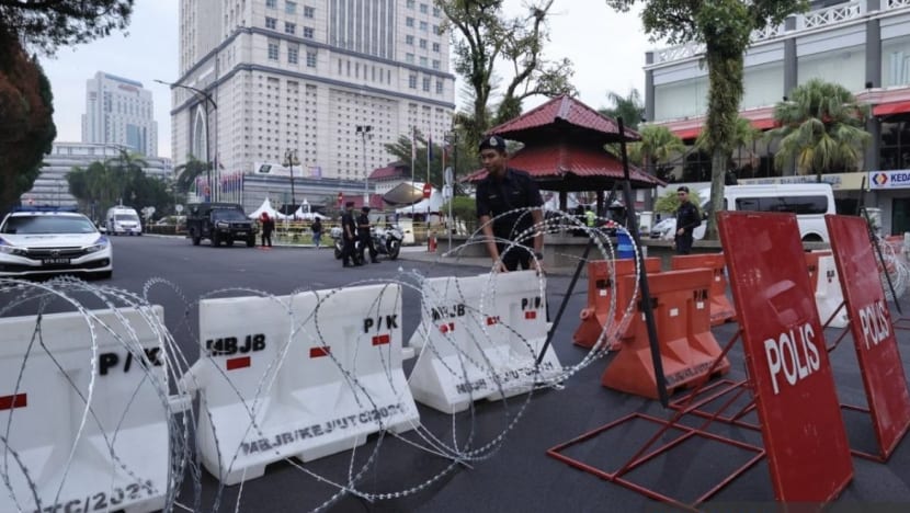 Saingan tiga penjuru antara PH, PN & Bebas dalam PRK di Pulai, Simpang Jeram Saingan tiga penjuru antara PH, PN & Bebas dalam PRK di Pulai, Simpang Jeram