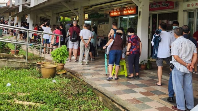 【城市呼吸｜冯中云】年节排队呼吸市井气息