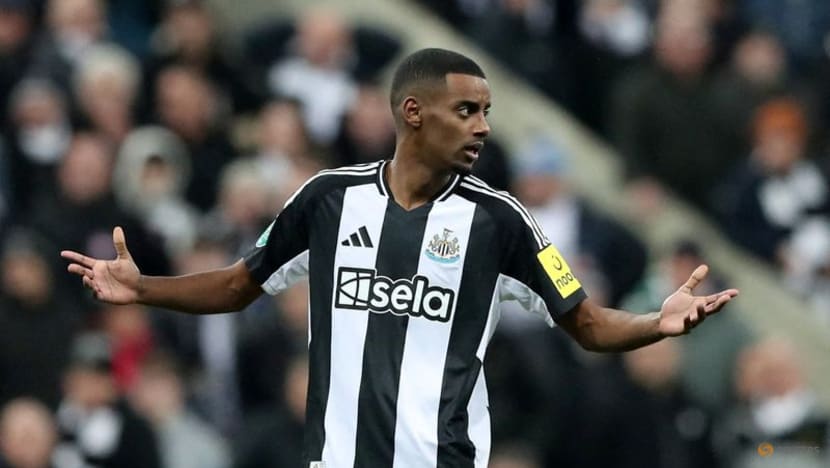 Isak's injury is not long-term, says Newcastle boss Howe