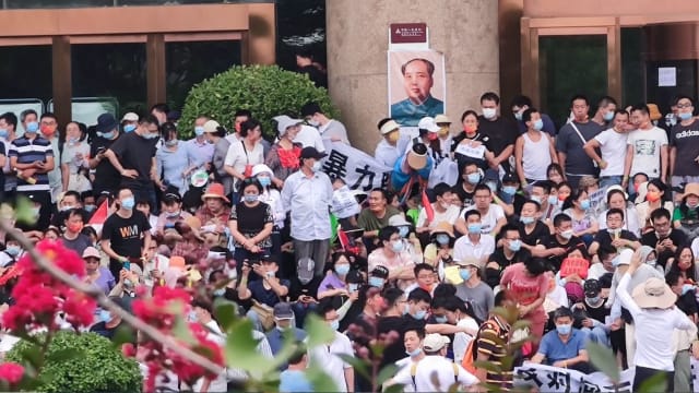 河南村民存款被冻结引发示威 相关部门出面安抚承诺垫付本金