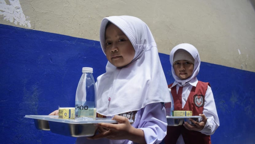 Scammers allegedly use Indonesia’s free meal programme to cheat caterers ahead of Jan 6 rollout Scammers allegedly use Indonesia’s free meal programme to cheat caterers ahead of Jan 6 rollout