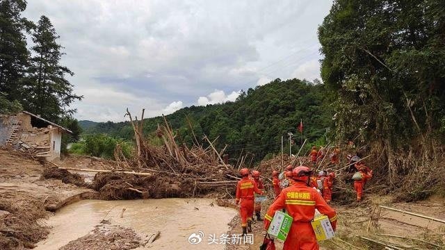 中国广西部分地区遭暴雨袭击 桂江上游水位创1936年以来最高纪录