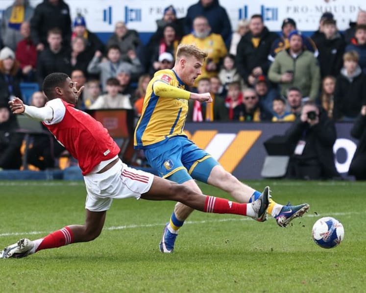 Eze thunderbolt guides Arsenal past Mansfield into FA Cup quarter-finals