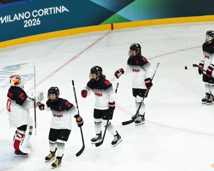 Ice hockey-Switzerland overcome Czechs in thrilling shootout, Japan score late to beat France