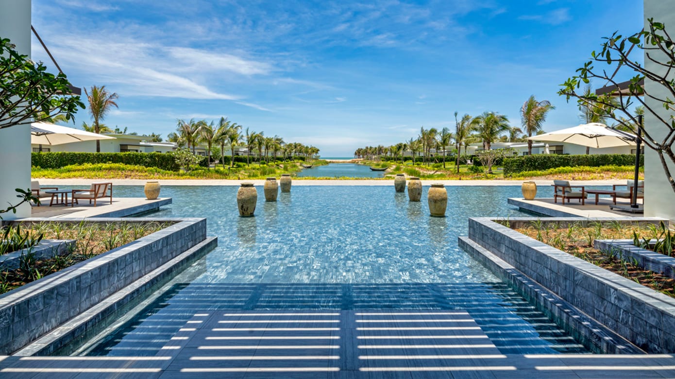 大堂看出去视线辽阔。（图：Meliá Ho Tram Beach Resort）