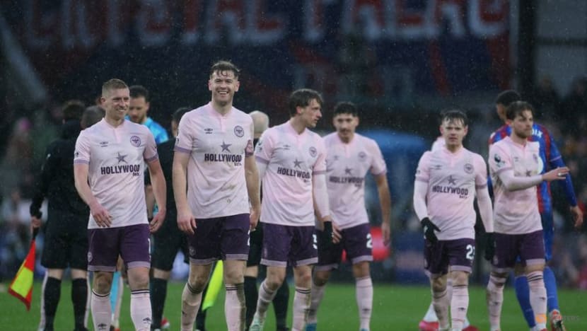 Schade and Mbeumo score to give Brentford 2-1 win at Palace