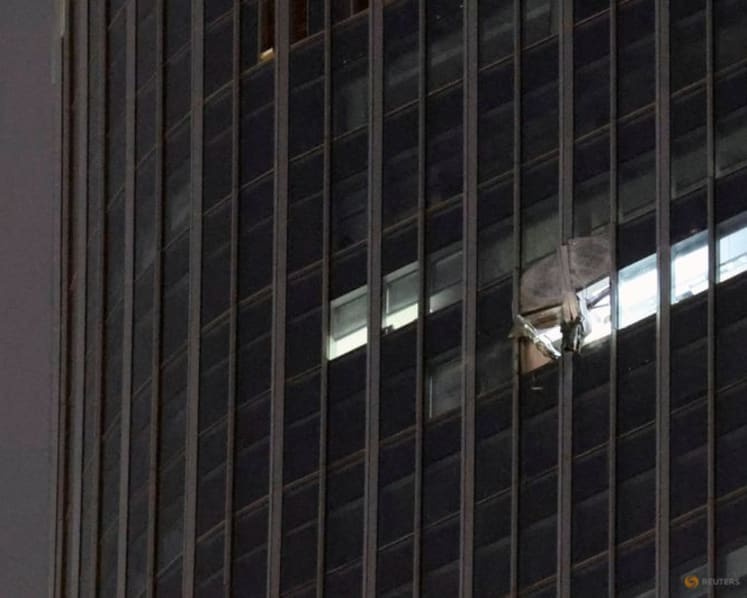 Pilot who hit Beijing tower wrote about ending life