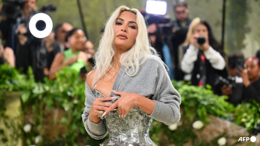 Commentary: Kim Kardashian’s Met Gala extreme corseting is as dangerous as it is spectacular