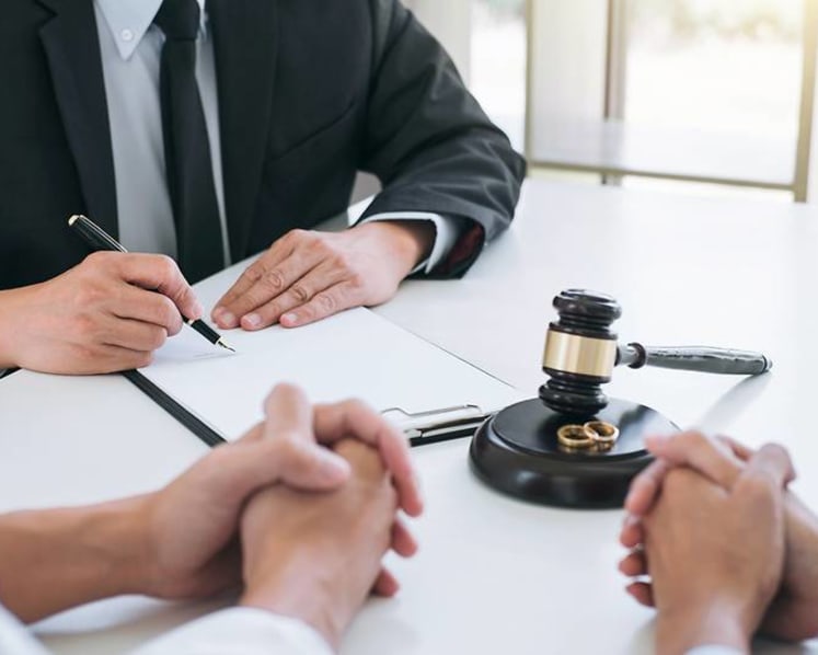 Commentary: Why shouldn’t stay-home dads who sacrificed career prospects get alimony?