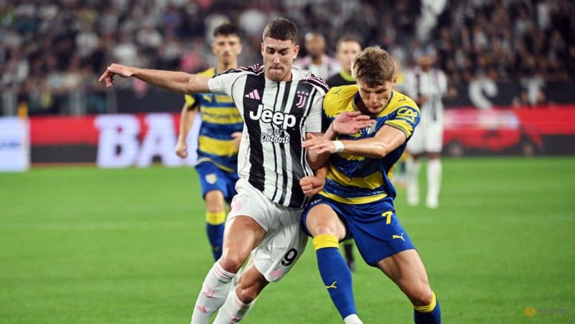David and Vlahovic on target as Juve launch Serie A campaign with win David and Vlahovic on target as Juve launch Serie A campaign with win