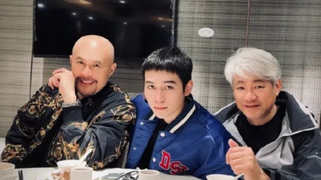 快来看徐锦江全家福　23岁儿子比他帅！