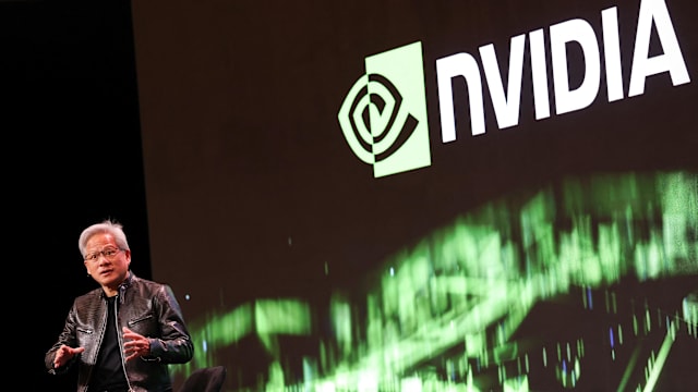 黄仁勋否认搁置千亿美元OpenAI投资 斥报道胡说八道