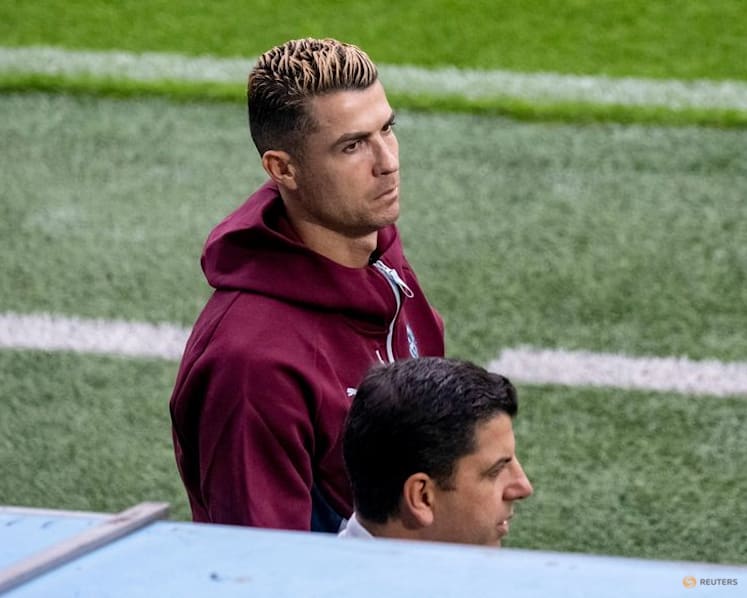 UPDATE 1-Ronaldo leaves Portugal camp after coach Jesus confirms rift