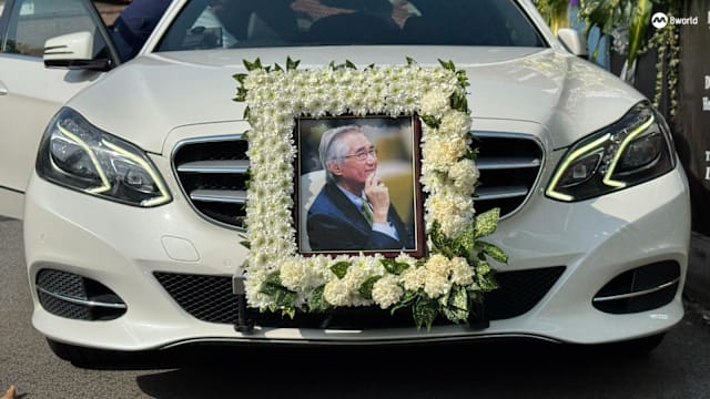 刘太格今早出殡 纪念桌摆放四样对他意义非凡的物品