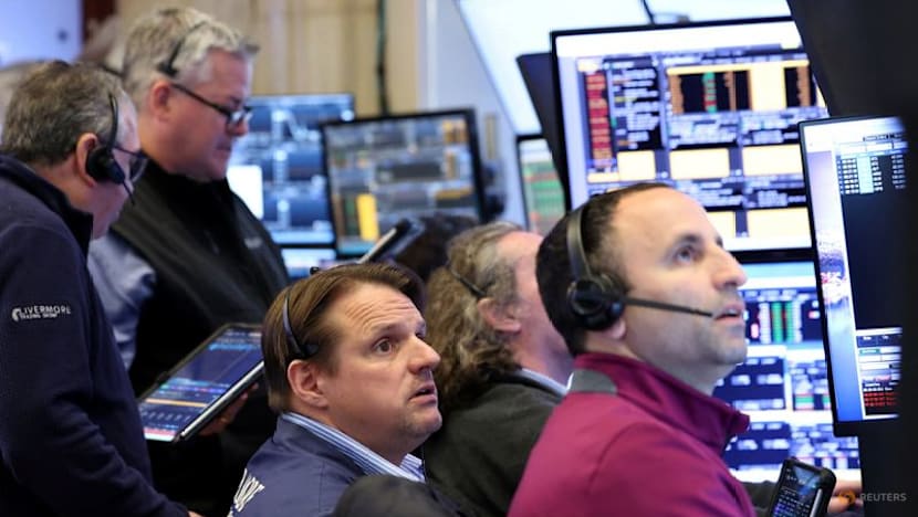 Oil rises, stocks mixed as US-Iran peace talk hopes dim