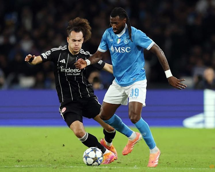 Napoli and Frankfurt play out dull scoreless draw in Naples