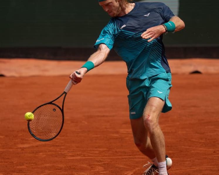 Rublev's red mane grows on fans as results shift perception