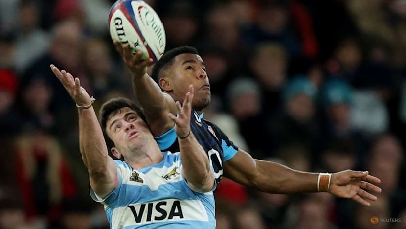 England survive Argentine comeback for 27-23 win