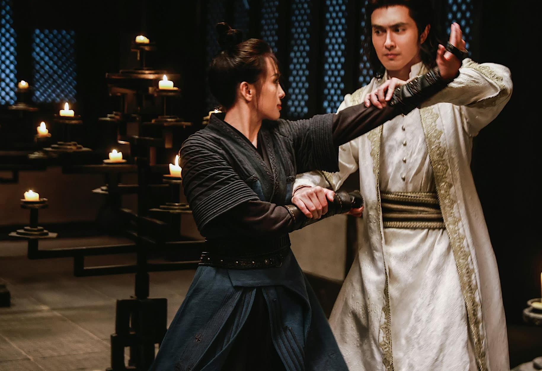 满城三带黄金甲】《华山论剑》：风格割裂、颠覆原著的射雕前传- vibes by 8world