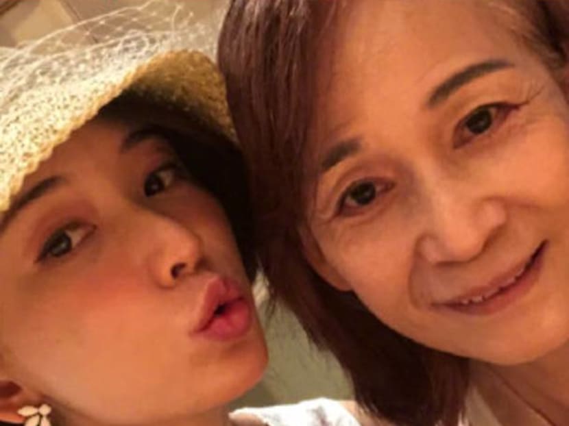 Lin Chiling's Sis-In-Law Steals The Limelight in Her Mid-Autumn Festival Family Pic