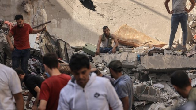 哈马斯：以军队对卡萨地带最新一轮夜间空袭 造成至少140人死亡