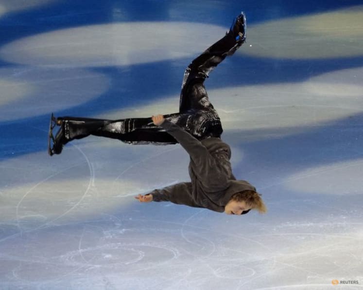 Figure skating-Liu shines, Malinin stumbles in drama-filled competition