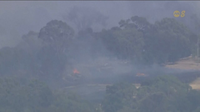 澳洲维多利亚林火在高温下失控 三人下落不明