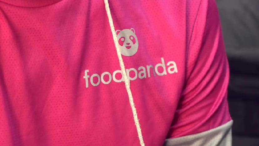 Remaja angkat bicara tentang bekerja sebagai penghantar makanan Foodpanda