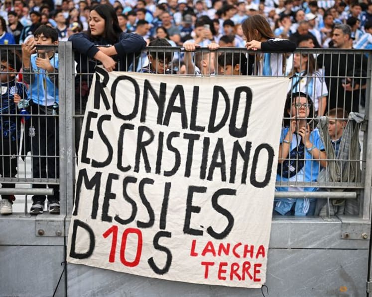 Lineker laments Ronaldo's career finale compared to Messi's