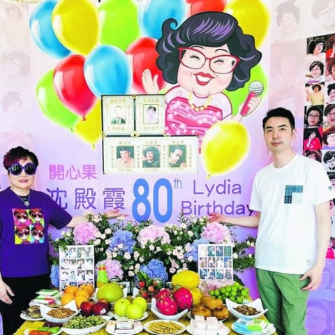 沈殿霞80岁冥诞,挚友陈淑芬深情追忆,亲临墓前寄托无尽思念