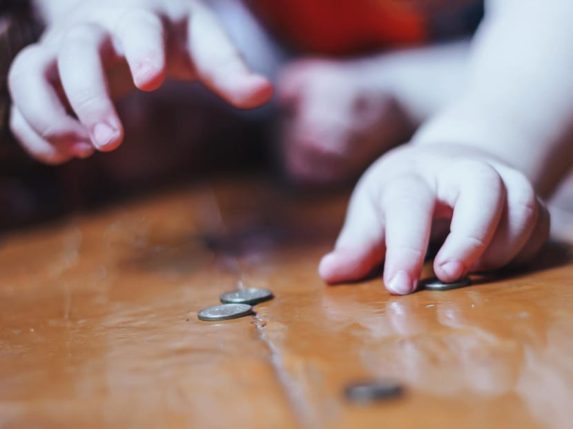 Kids swallowing objects: How long does it take for a coin, battery or magnet to pass through?