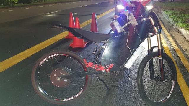 涉逃避路障及危险驾驶 两少年将被控上庭