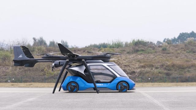 中国首款航天造 “汽车飞机二合一” 飞行器首飞成功