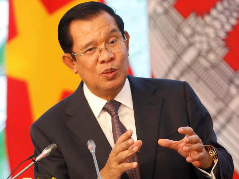 Mr Hun Sen briefed the Singapore Prime Minister on Cambodia’s priorities and agenda as Asean chair this year.