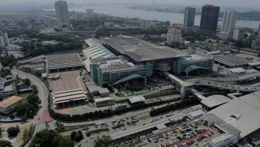 Pemeriksaan mengejut secara berkala di CIQ Johor bukan semata-mata cari kesalahan sesiapa, jelas Menteri Besar Onn Hafiz Pemeriksaan mengejut secara berkala di CIQ Johor bukan semata-mata cari kesalahan sesiapa, jelas Menteri Besar Onn Hafiz