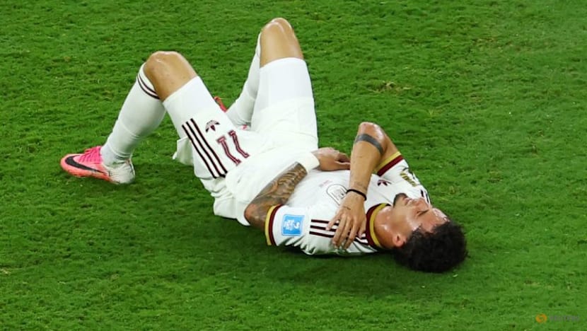 Injury-hit Spain face winger dilemma before knockout stages