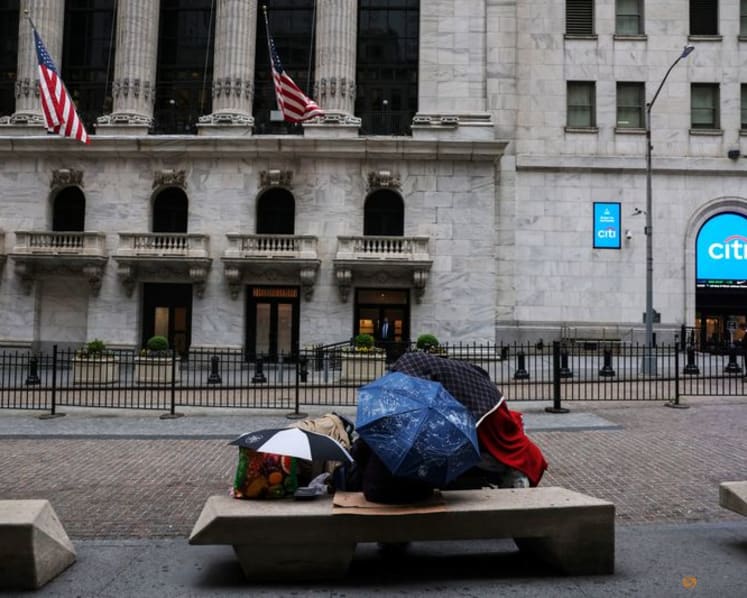 UBS lifts S&P 500 annual forecast on robust consumer spending, AI demand