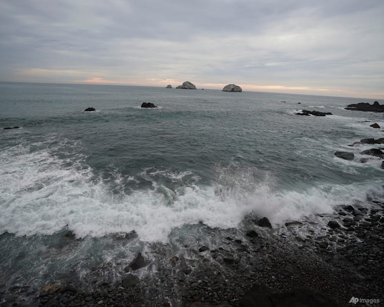 Hurricane Orlene roars toward Mexico's Pacific coast