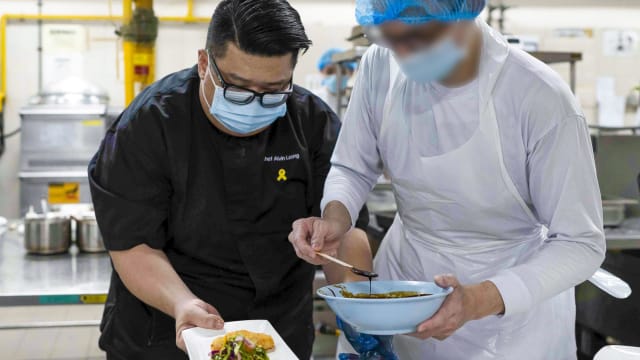 千名囚犯报名黄丝带烹饪比赛 27人争夺厨王宝座