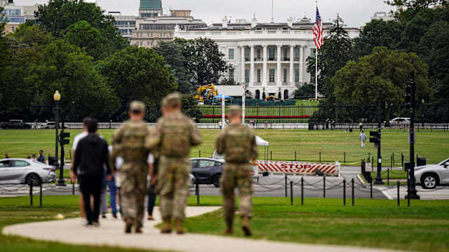 特朗普：美政府找到停摆期间向军人发薪方法