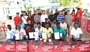 ஆபத்தில் உதவிய வெளிநாட்டு  ஊழியர்களுக்கு விருதுகள் கொடுத்துக் கௌரவித்த குடிமைத் தற்காப்புப் படை