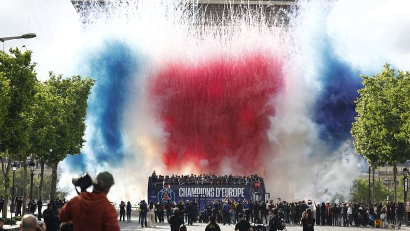 Paris cheers its 'sublime' champions PSG