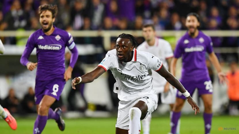 Missed penalties haunt Milan as De Gea helps Fiorentina seal 2-1 win