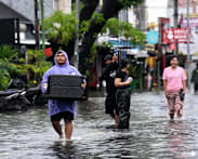 Bali flooding prompts tourist evacuation: Official